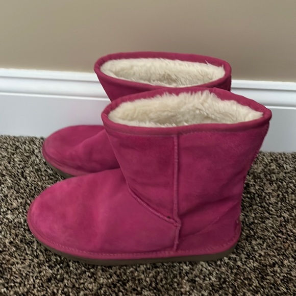 Magenta UGG Boots - Picture 1 of 4
